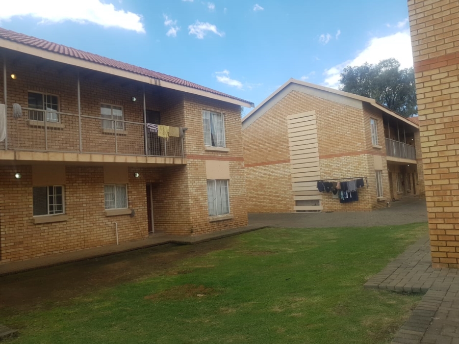 2 Bedroom Property for Sale in Waterval East North West